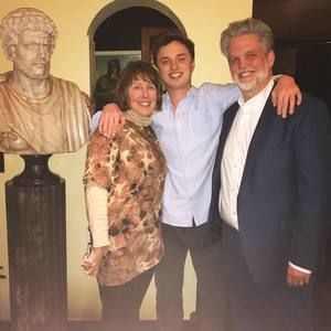 Meet your Posher, Farrow